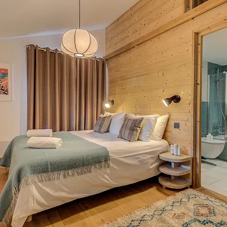 Arve, Alpes Agency, Chamonix, Sleeps 10 Alpehytte Chamonix