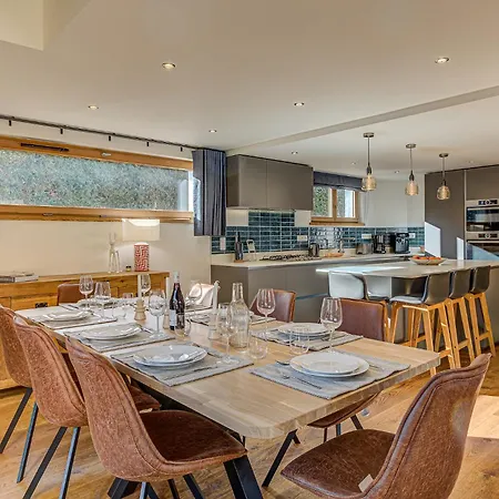 Arve, Alpes Agency, Chamonix, Sleeps 10 Alpehytte *